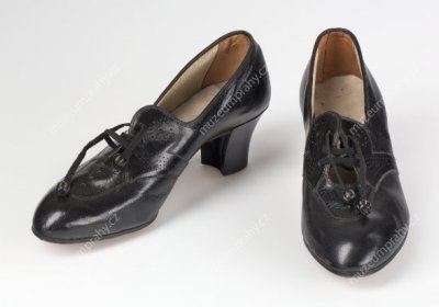 Muzeum města Prahy pořádá výstavu Baťa: boty všem!